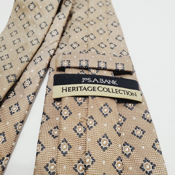 Jos. A. Bank Necktie Tan Geometric Pattern Silk Neck Tie Heritage Collec… - Picture 3 of 5